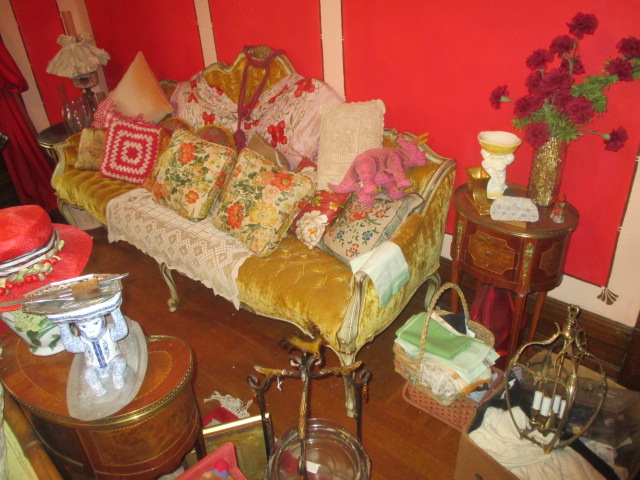 Large Antiques Living Estate Auction, Bristol TN - IMG_1060.JPG