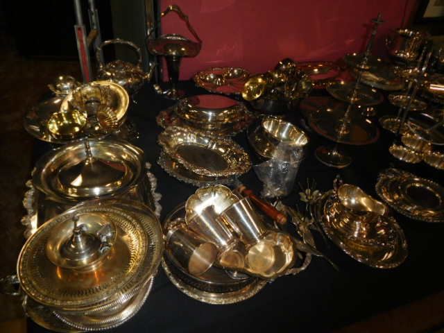 Our 31st New Years Day Auction - DSCN5311.JPG